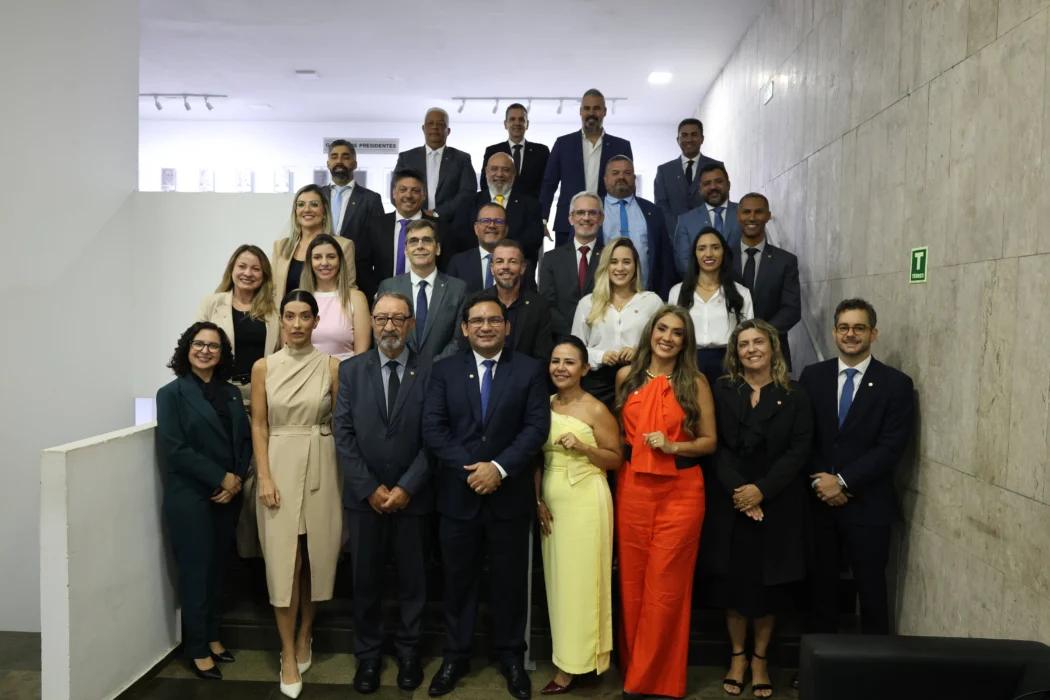 CRCDF empossa novos conselheiros e elege presidente e diretoria para novo mandato